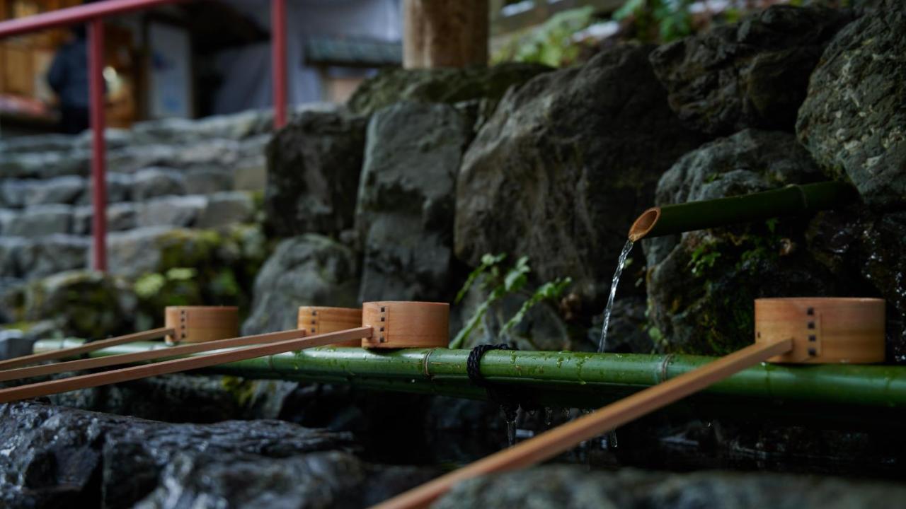 The Thousand Kjóto Exteriér fotografie A tsukubai at a shrine
